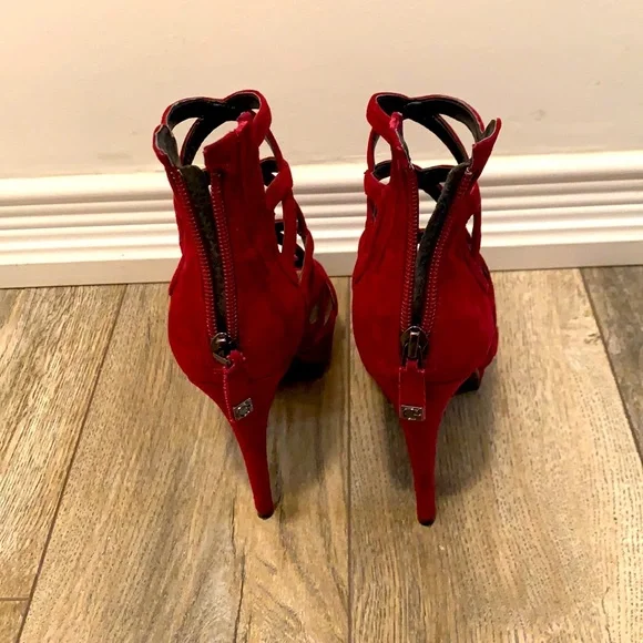 Heels - Picture 3 of 5